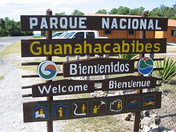 Panneau d'accueil à La Bajada 