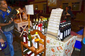 Certains vinos locaux s'achètent durant les Noches Holguineras